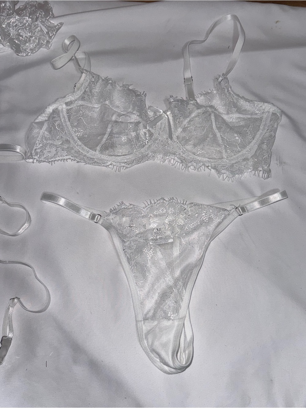 SHEIN White Lace Underwire Bra and Thong Set
